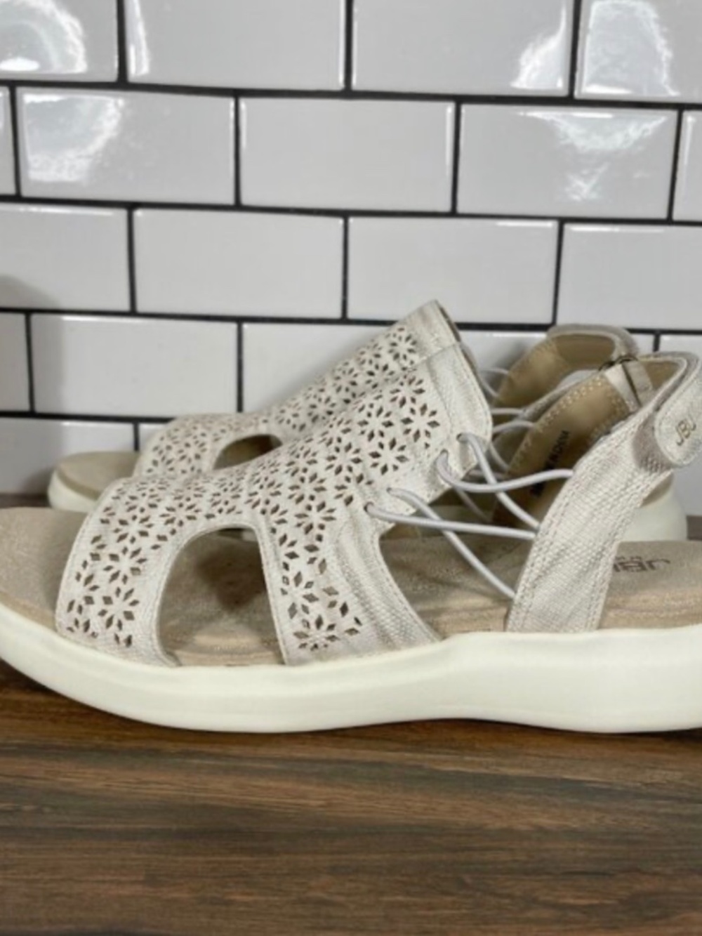 JBU By Jambu Francis Womens Size 9 Shoes Cream Shimmer Slingback Wedge Sandals